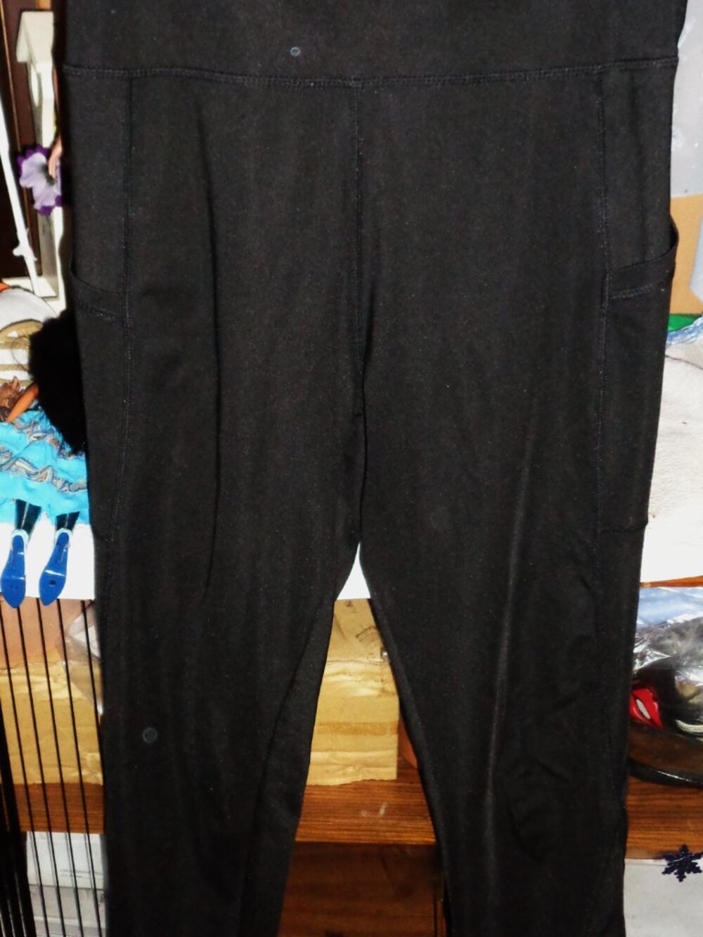 EXCELLENT SPANX SOFT BODY CORPS BLACK LEGGINGS W/POCKETS-SZ SMALL